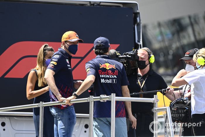 Max Verstappen, Red Bull Racing, Sergio Pérez, Red Bull Racing, en el desfile de pilotos