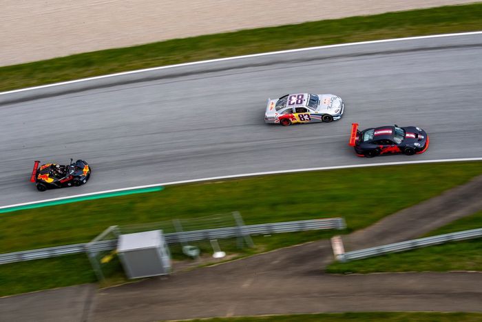 El desfile de coches del Project Spielberg
