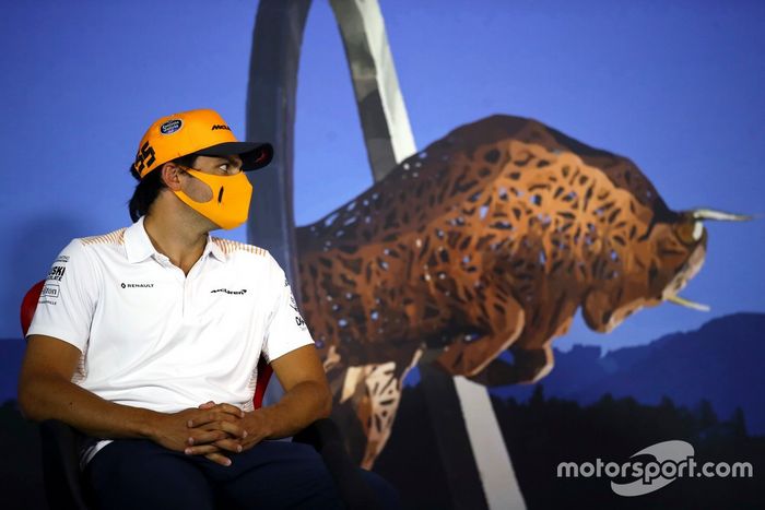 Carlos Sainz Jr., McLaren en la conferencia de prensa