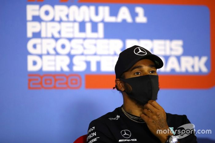 Lewis Hamilton, Mercedes-AMG Petronas F1 en la conferencia de prensa