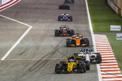 Джоліон Палмер, Renault RS 17, Ленс Стролл, Williams FW40, Фернандо Алонсо, McLaren MCL32, Кевін Маг