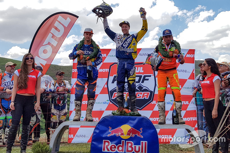 Podium : le vainqueur Graham Jarvis, le deuxième,, Alfredo Gomez, le troisième, Scott Bouverie