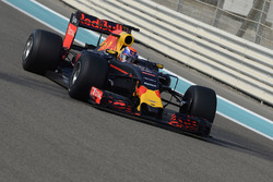 Тесты шин Pirelli 2017 года: Макс Ферстаппен, Red Bull Racing
