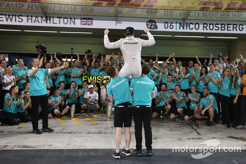 Nico Rosberg, Mercedes AMG F1 celebrates his World Championship with the team