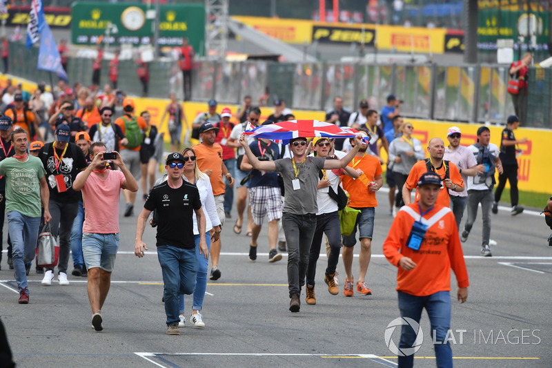 Fans on track