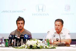Zak Brown Director Ejecutivo de McLaren Technology Group, anuncia un acuerdo con Fernando Alonso par