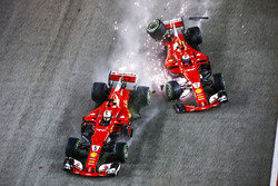 Sebastian Vettel, Ferrari SF70H, Kimi Raikkonen, Ferrari SF70H, crash out at the start
