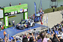 Podium: tweede plaats Sébastien Ogier, Julien Ingrassia, Volkswagen Polo WRC, Volkswagen Motorsport