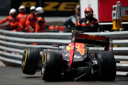 Max Verstappen, Red Bull Racing RB12 crashed out of the race