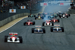 Start: Ayrton Senna, McLaren leads