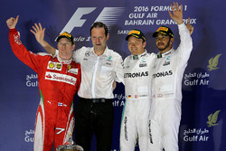 Победитель - Нико Росберг, Mercedes AMG F1 Team, второе место - Кими Райкконен, Ferrari, третье мест