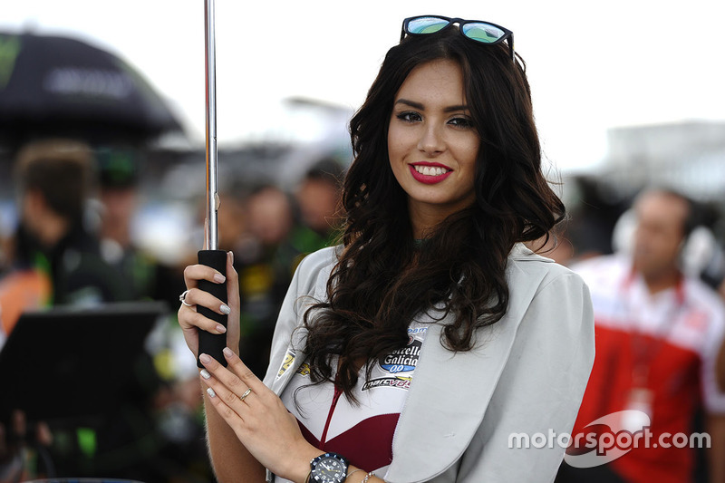 Чарівна дівчина Marc VDS Racing