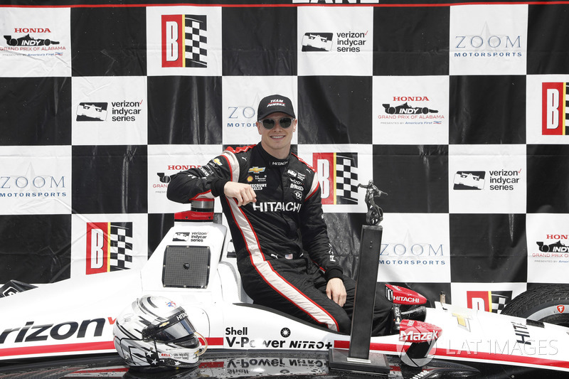 Josef Newgarden, Team Penske Chevrolet, sur le podium