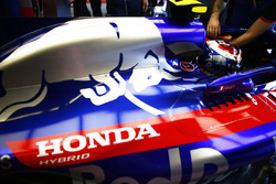 Pierre Gasly, Toro Rosso STR13, dans son cockpit