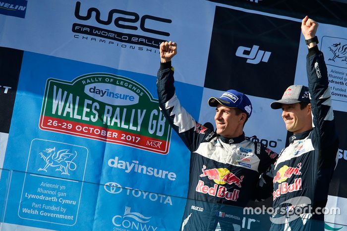 Podium: Sébastien Ogier, Julien Ingrassia, Ford Fiesta WRC, M-Sport