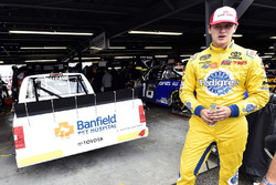 Todd Gilliland, Kyle Busch Motorsports, Toyota Tundra Royal Canin