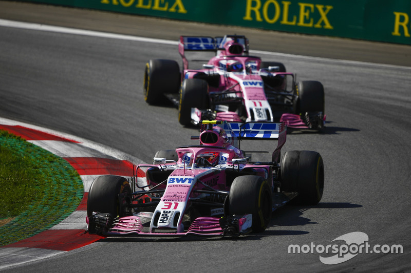 Esteban Ocon, Force India VJM11, Sergio Perez, Force India VJM11