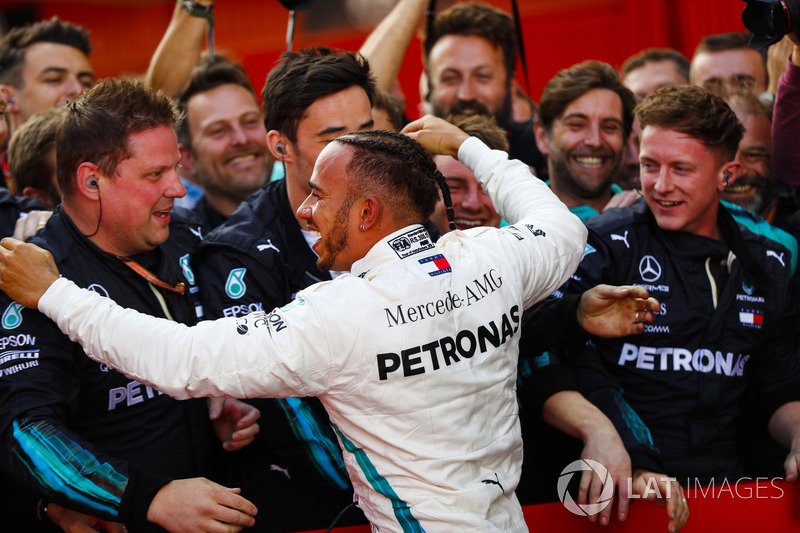 Lewis Hamilton, Mercedes AMG F1, 1st position, celebrates with his team in Parc Ferme