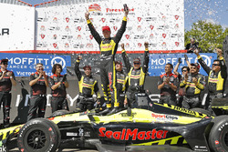 Race winner Sébastien Bourdais, Dale Coyne Racing with Vasser-Sullivan Honda