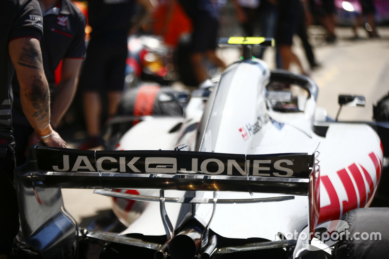 Arka kanat detay Kevin Magnussen Haas F1 Team VF-18