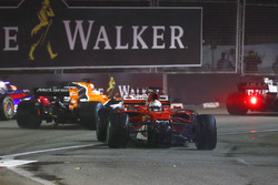 Crash: Sebastian Vettel, Ferrari SF70H