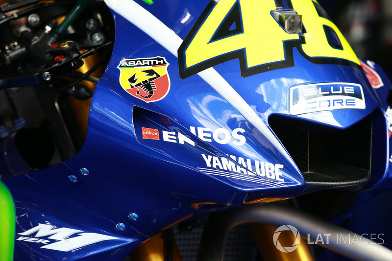 Valentino Rossi'nin motosikletindeki grenaj, Yamaha Factory Racing