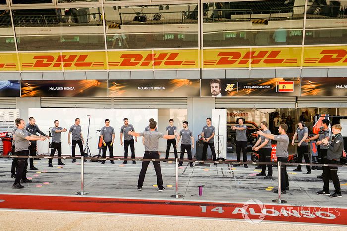McLaren hace fitness en el pitlane
