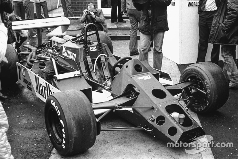 McLaren MP4/1 - Cosworth, the world's first carbon fibre racing car