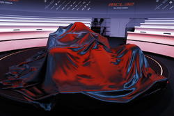 Der abgedeckte McLaren MCL32