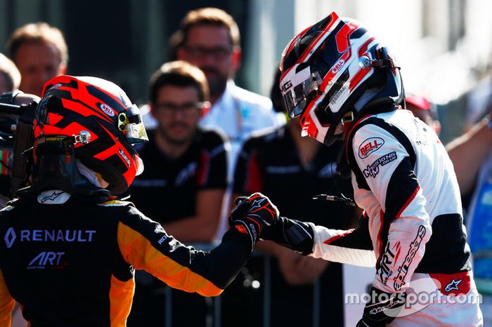 El ganador George Russell, ART Grand Prix y Jack Aitken, ART Grand Prix.