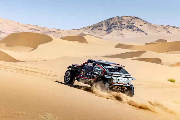 #200 Les Sandriders Dacia Dacia : Nasser Al-Attiyah, Boulanger Edouard