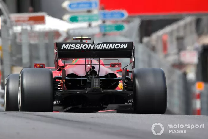 Carlos Sainz Jr., Ferrari SF21  