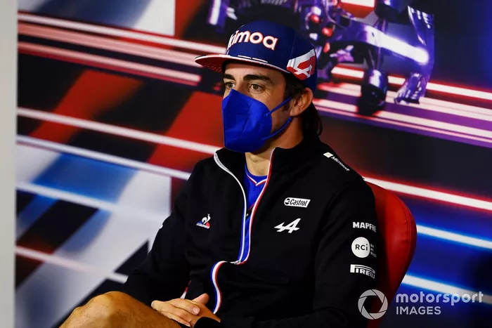 Fernando Alonso, Alpine F1, en la conferencia de prensa