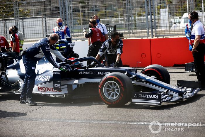 Pierre Gasly, AlphaTauri AT02, sulla griglia di partenza