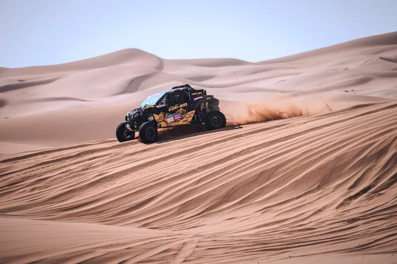 #305 Red Bull Off-Road Junior Team Can-Am Maverick XRS Turbo: Austin Jones, Gustavo Gugelmin