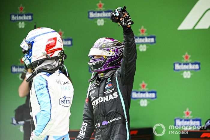 Ganador Lewis Hamilton, Mercedes-AMG F1 celebra en Parc Ferme 