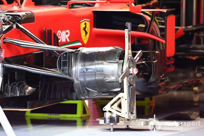 Ferrari SF1000: Vorderrad-Aufhängung