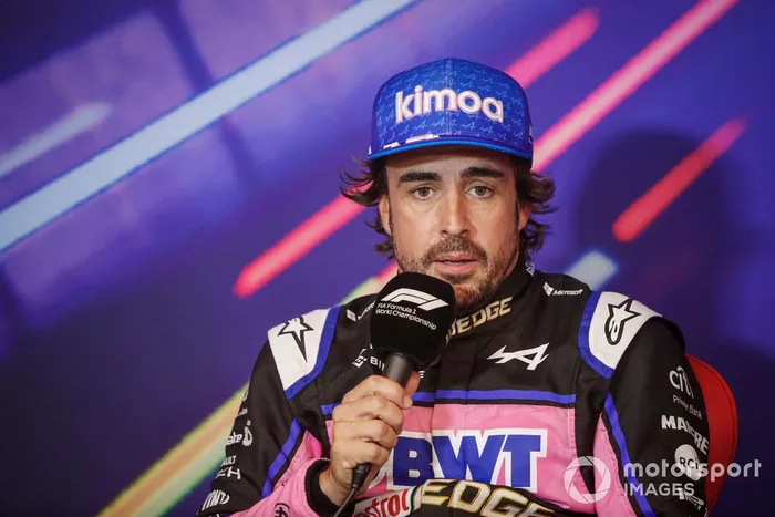 Fernando Alonso, Alpine F1 Team, en la rueda de prensa posterior a la clasificación