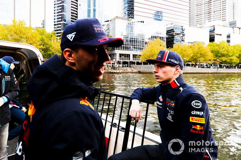 Max Verstappen, Red Bull Racing e Pierre Gasly, Red Bull Racing, si dirigono verso l'evento a Federation Square