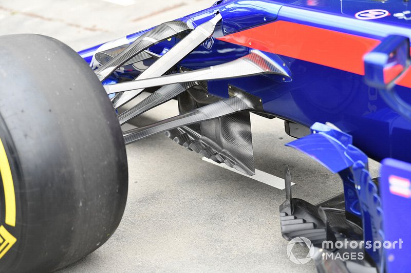 Toro Rosso STR14: Aufhängung vorne