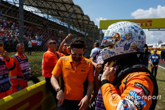 Lando Norris, McLaren F1 Team, en la parrilla de salida