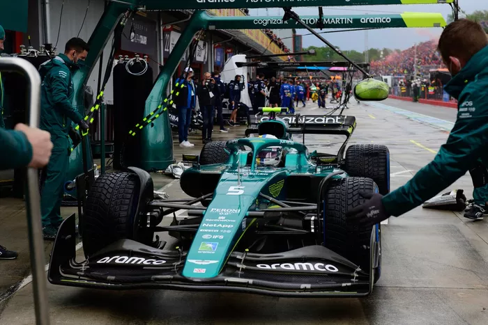 Sebastian Vettel, Aston Martin AMR22
