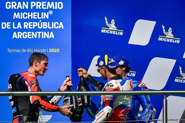 Podio: el ganador Aleix Espargaró, Aprilia Racing, el segundo clasificado Jorge Martín, Pramac Racing, el tercero Alex Rins, Team Suzuki MotoGP