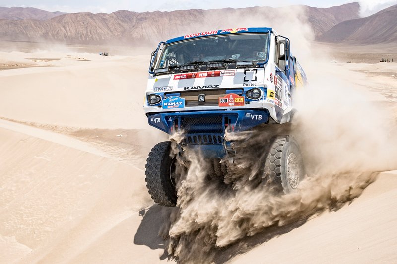 #500 Team Kamaz Master: Едуард Ніколаєв, Євген Яковлєв, Володимир Рибаков