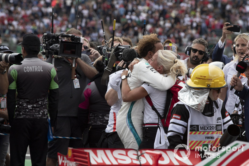Lewis Hamilton, Mercedes AMG F1 et Angela Cullen, sa physio et attachée presse