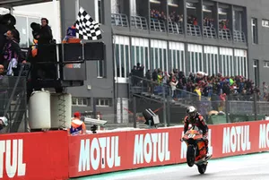 Yarış galibi Can Öncü, Red Bull KTM Ajo 