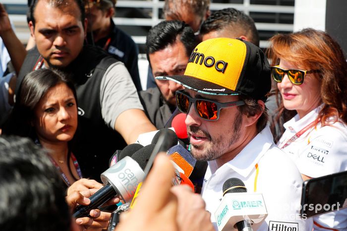 Fernando Alonso, McLaren con los medios
