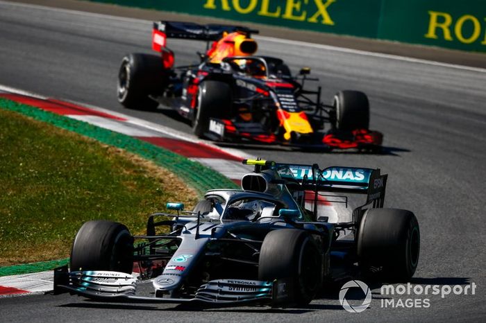 Valtteri Bottas, Mercedes AMG W10, Max Verstappen, Red Bull Racing RB15
