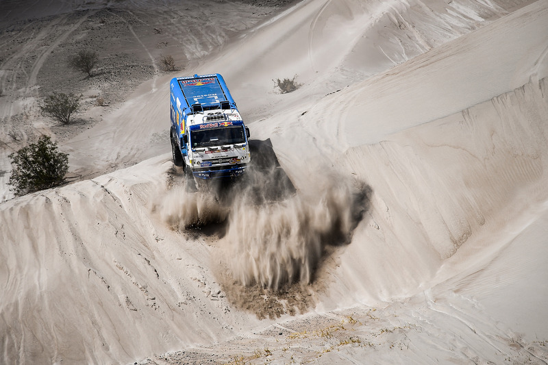 #500 Team Kamaz Master: Eduard Nikolaev, Evgeny Yakovlev, Vladimir Rybakov