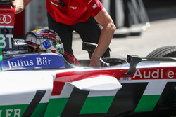 Daniel Abt, Audi Sport ABT Schaeffler es llevado a los pits